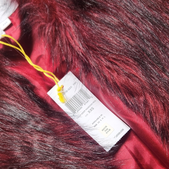 Faux Fur Vest BCBGeneration Maroon & Black XXSmall NWT - Picture 3 of 9